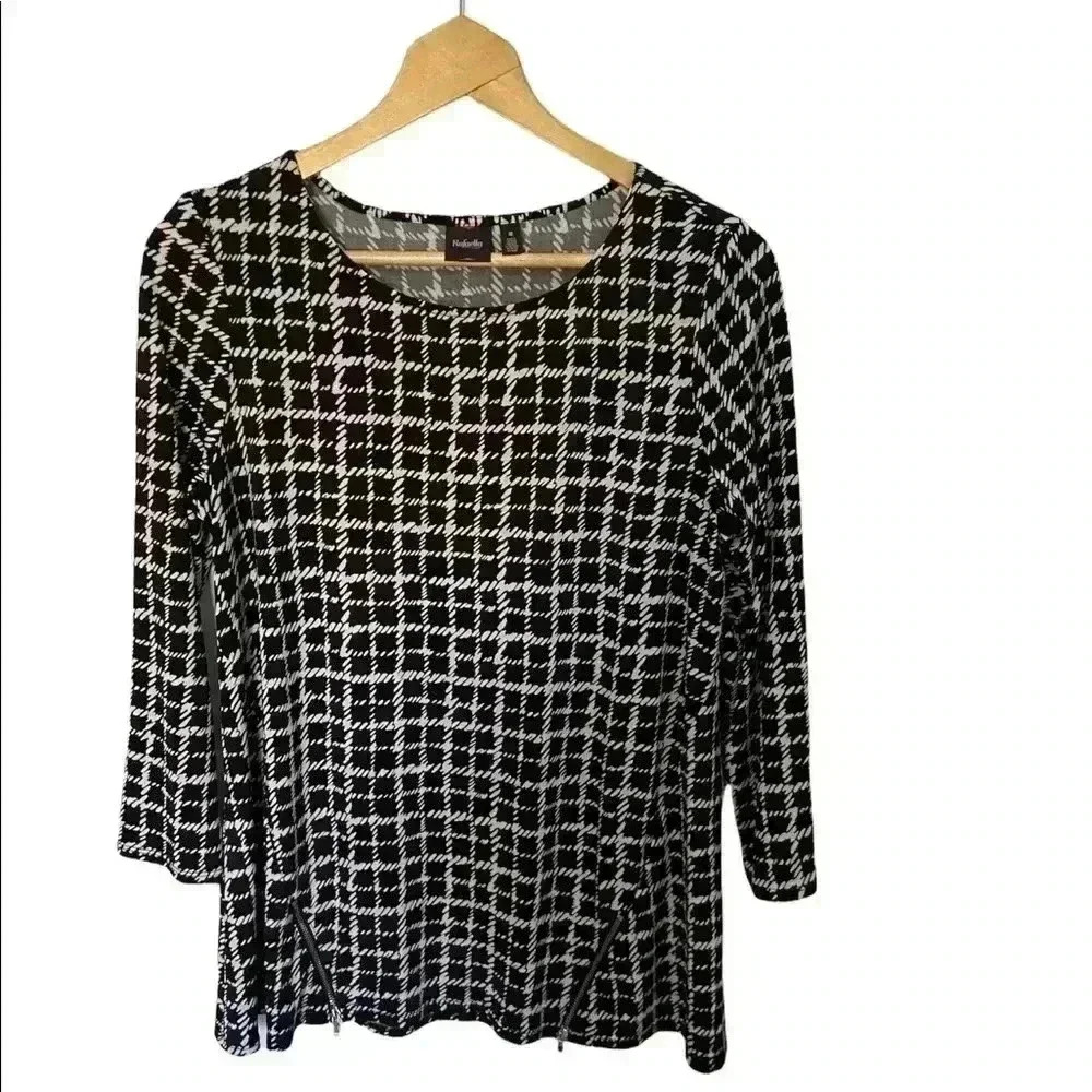 Rafaela black & white printed blouse size Medium